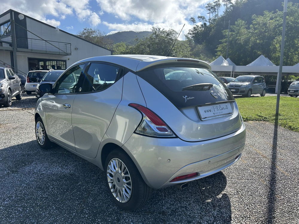 Lancia Ypsilon usata a La Spezia (5)