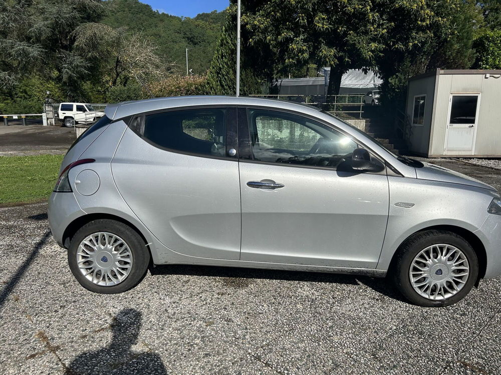 Lancia Ypsilon usata a La Spezia (8)