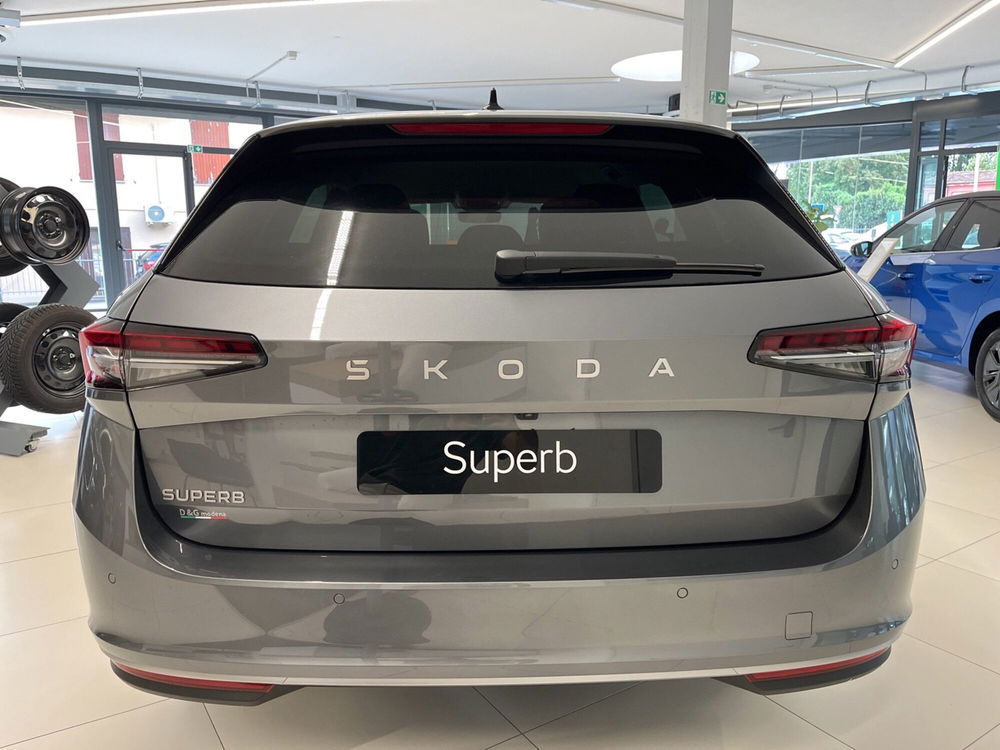 Skoda Superb Station Wagon nuova a Modena (7)