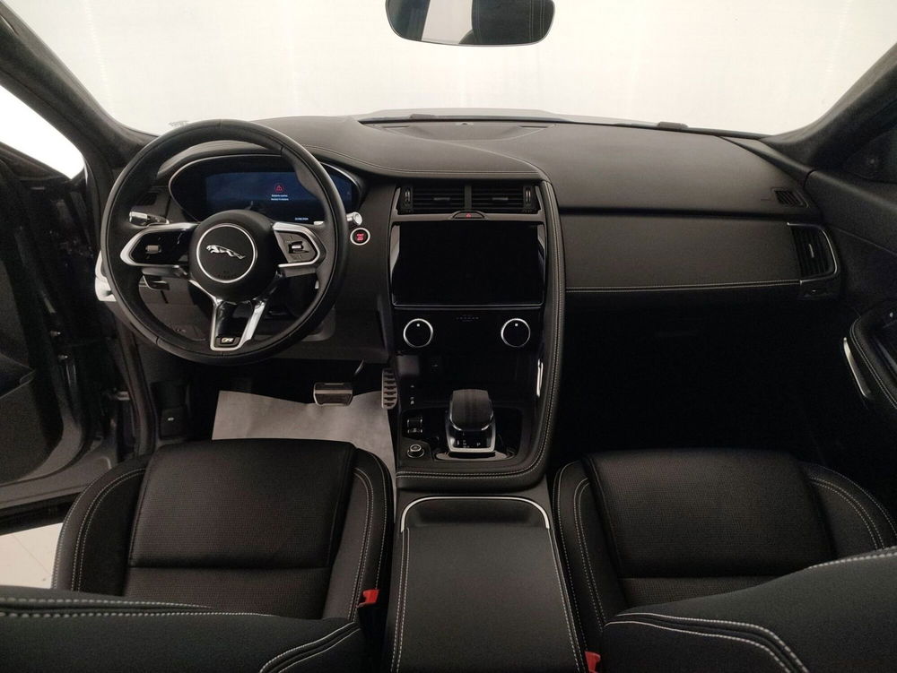 Jaguar E-Pace usata a Alessandria (8)