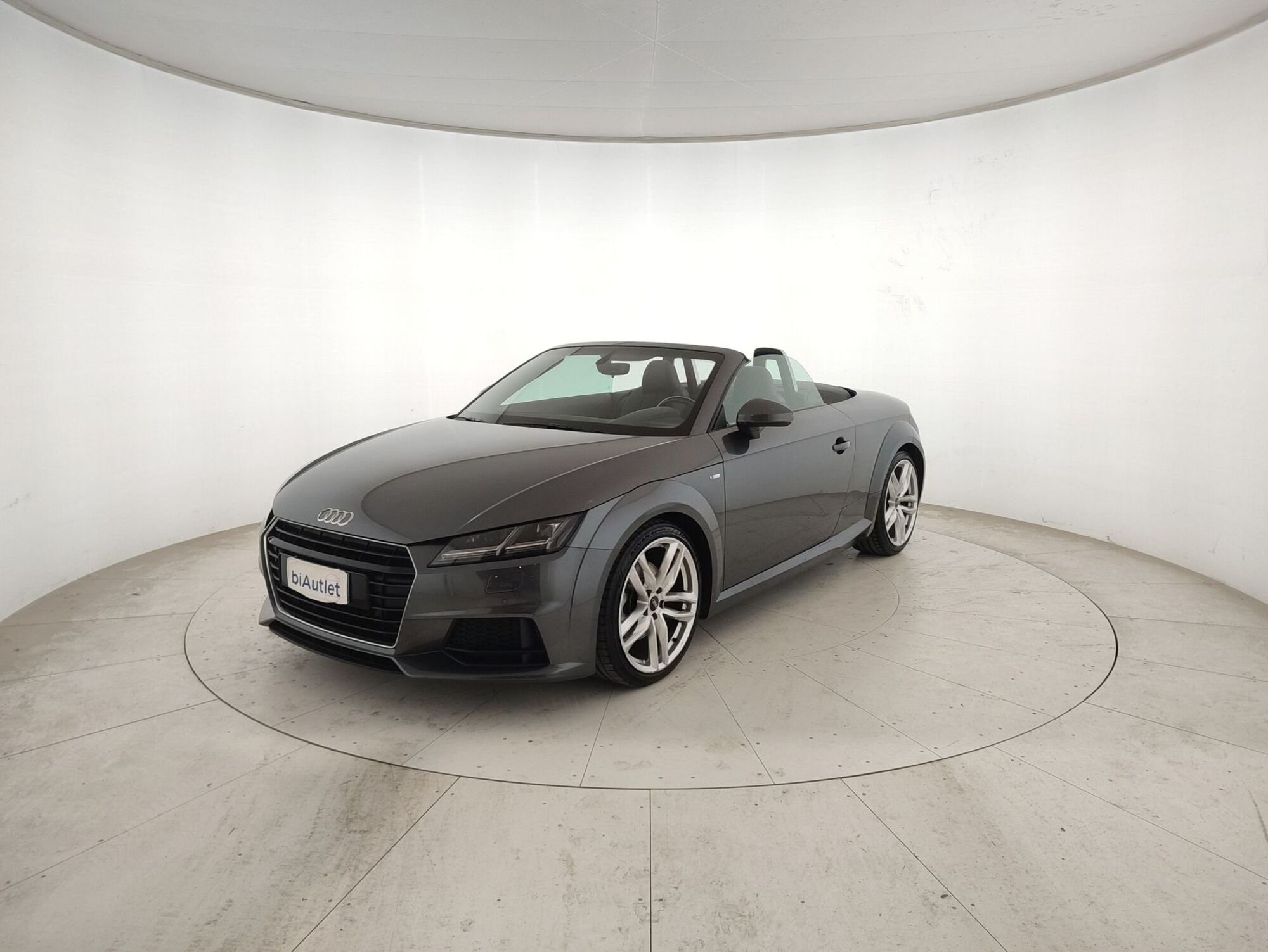 Audi TT Cabrio 2.0 TDI ultra S line del 2017 usata a Alessandria