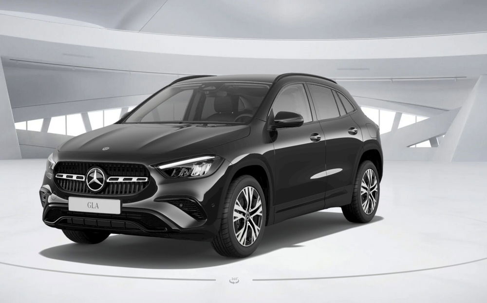 Mercedes-Benz GLA SUV nuova a Bergamo (10)