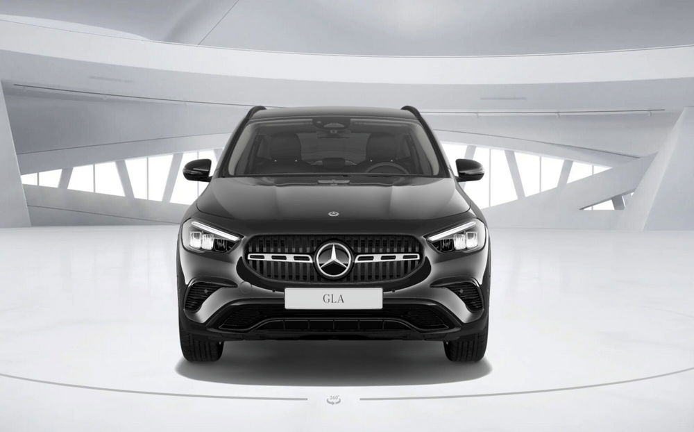 Mercedes-Benz GLA SUV nuova a Bergamo (2)