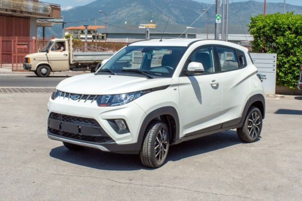 Mahindra KUV100 nuova a Latina (3)