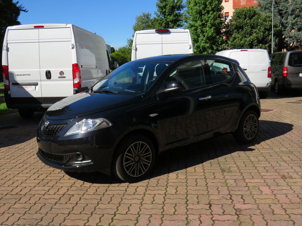 Lancia Ypsilon nuova a Monza e Brianza (3)