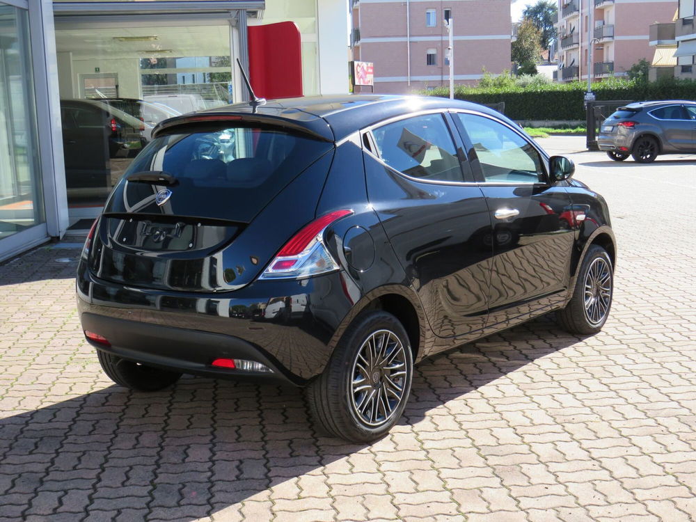 Lancia Ypsilon nuova a Monza e Brianza (4)