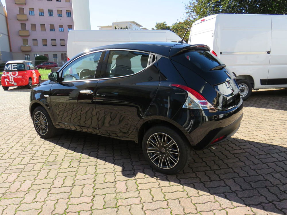 Lancia Ypsilon nuova a Monza e Brianza (5)