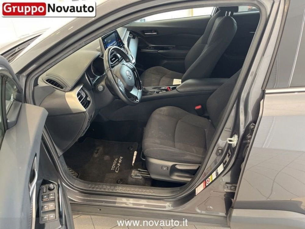 Toyota Toyota C-HR usata a Varese (11)