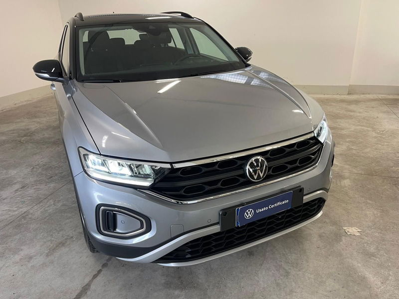 Volkswagen T-Roc 2.0 tdi Life 115cv del 2023 usata a Avezzano