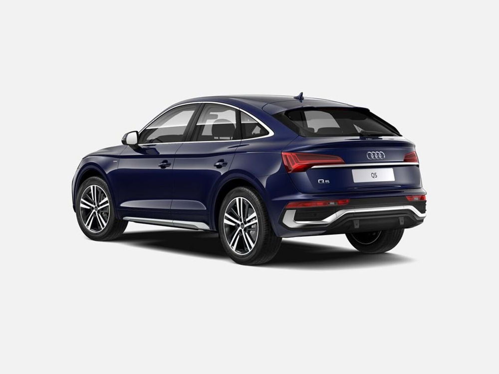 Audi Q5 Sportback nuova a Novara (3)