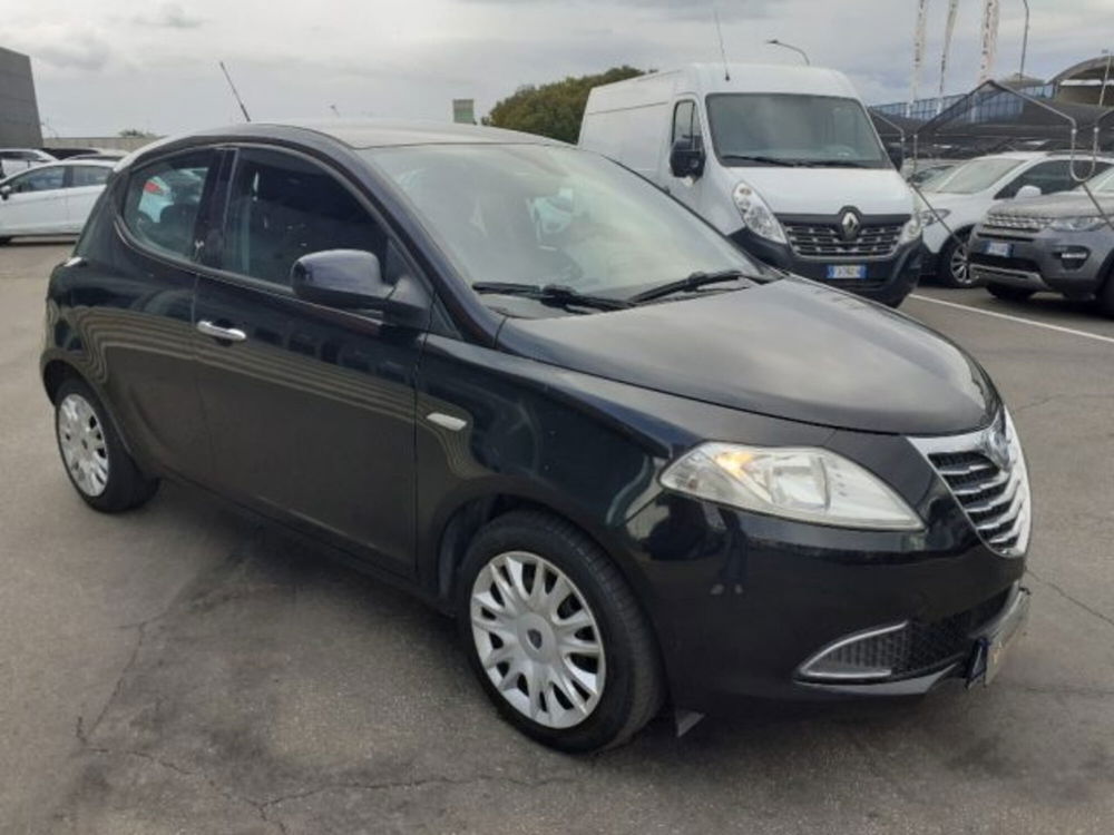 Lancia Ypsilon usata a Modena (3)