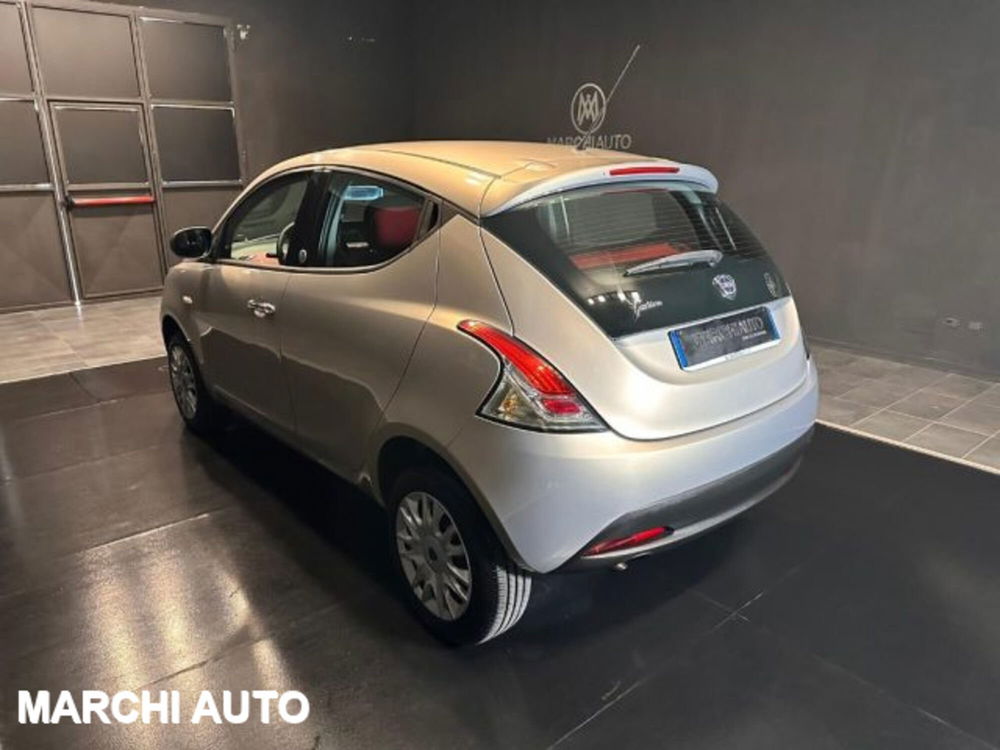 Lancia Ypsilon usata a Perugia (7)