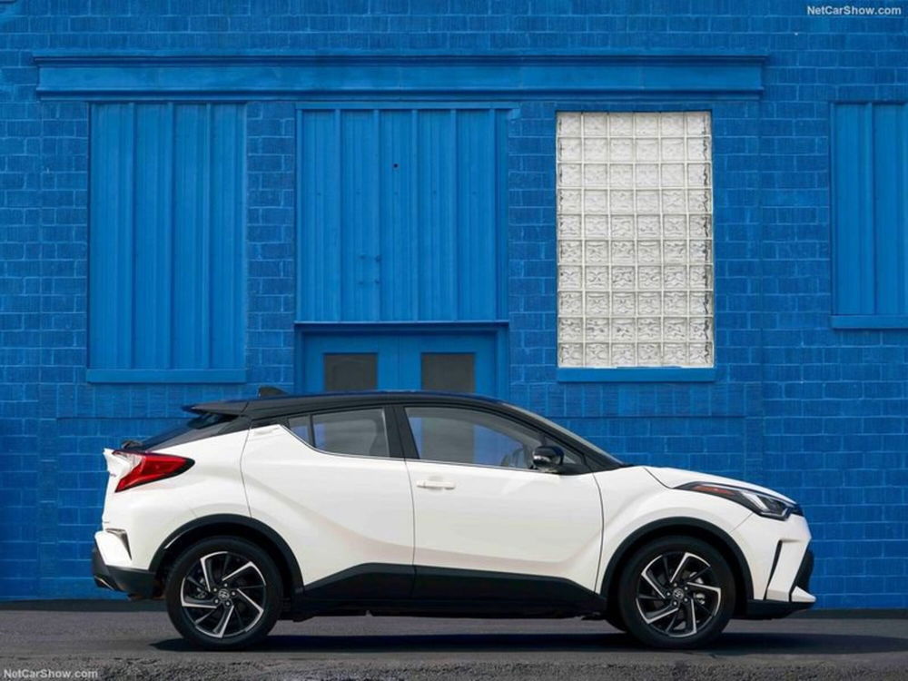 Toyota Toyota C-HR nuova a Cagliari (2)