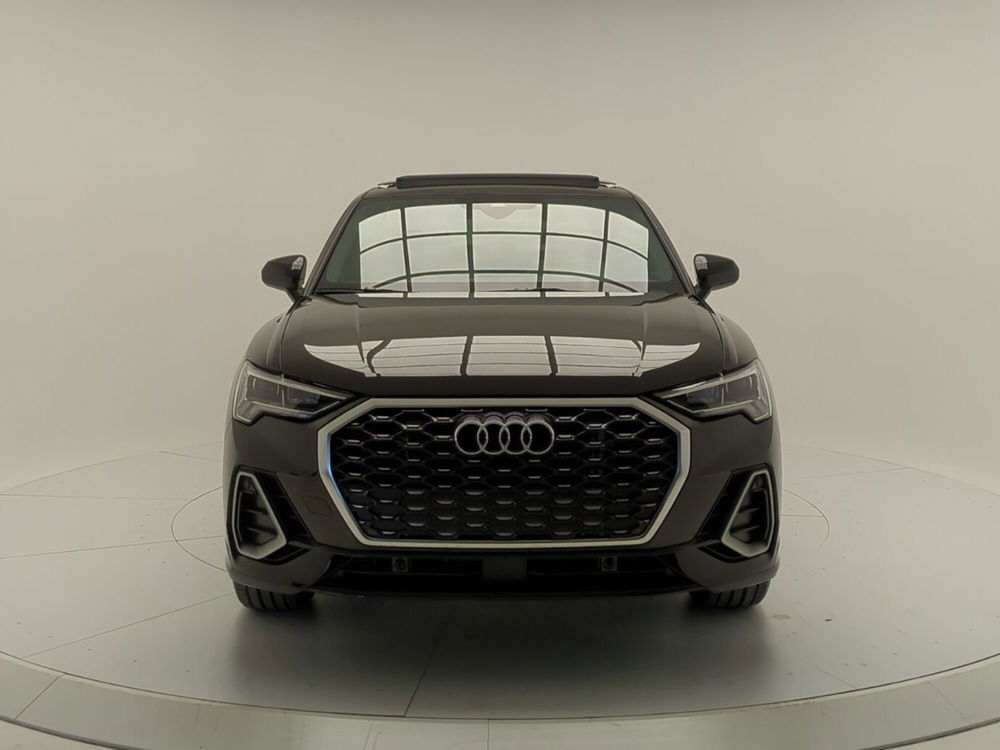 Audi Q3 Sportback nuova a Avellino (2)