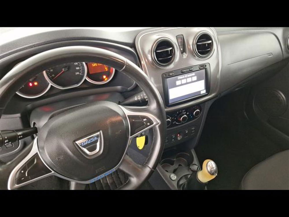 Dacia Sandero usata a Milano (14)