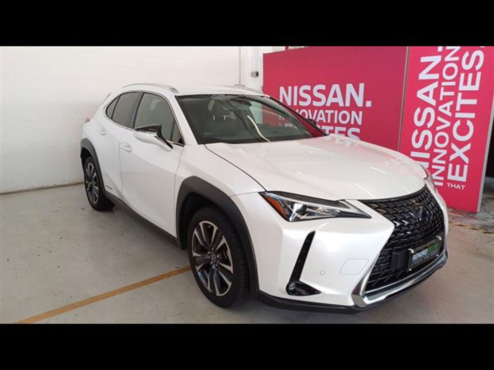 Lexus UX usata a Milano (3)