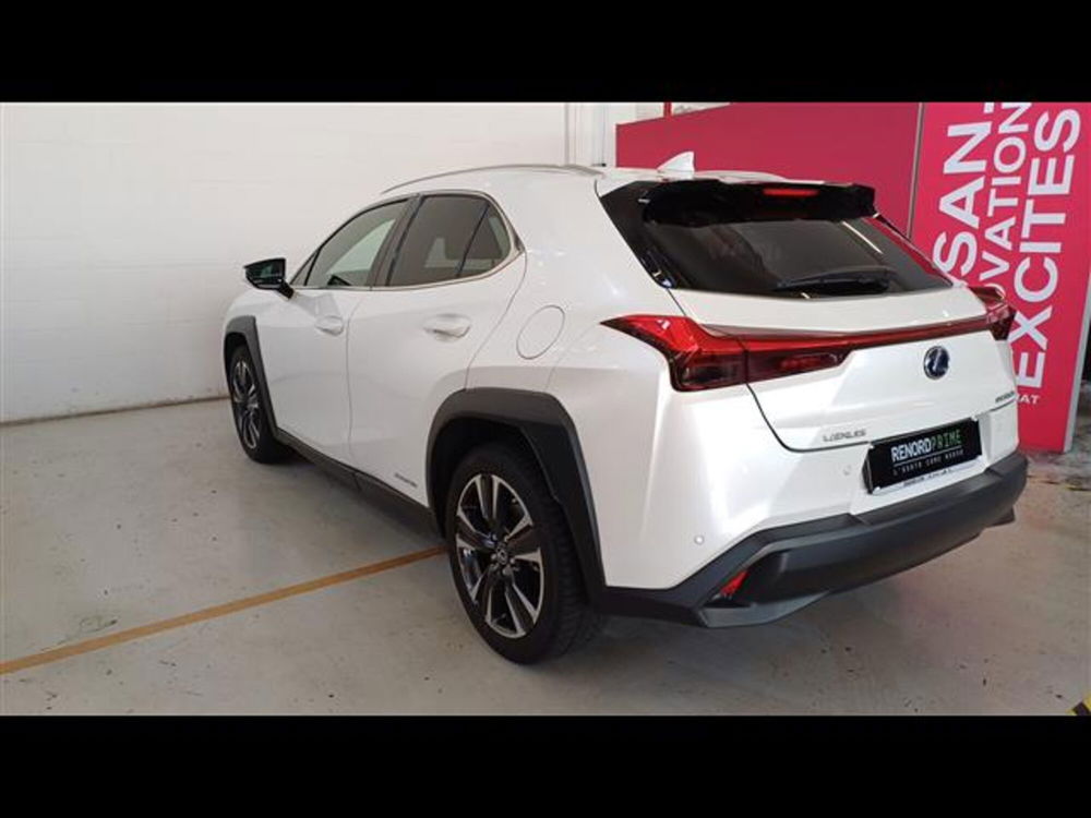 Lexus UX usata a Milano (5)