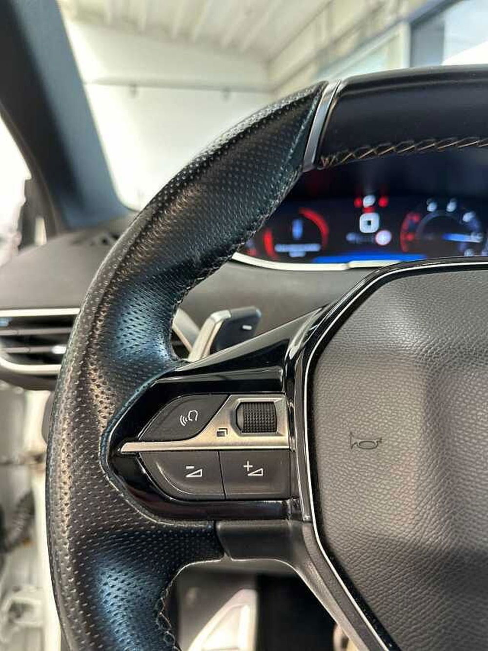 Peugeot 5008 usata a Venezia (13)