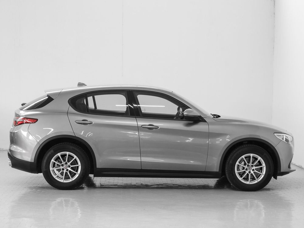 Alfa Romeo Stelvio usata a Prato (3)