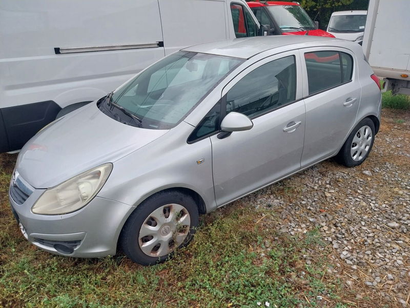 Opel Corsa 1.2 5 porte Club  del 2009 usata a Terranuova Bracciolini