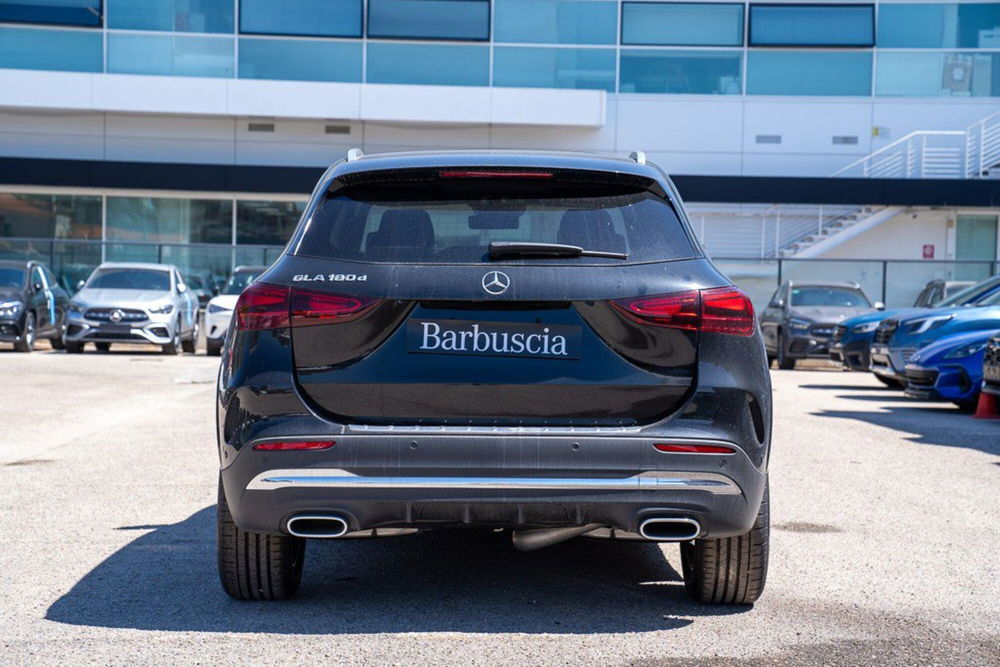 Mercedes-Benz GLA SUV nuova a Pescara (4)