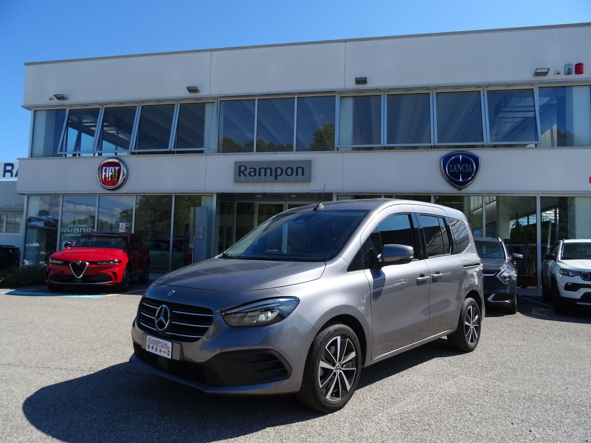 Mercedes-Benz Classe T T Long 160d Premium auto del 2023 usata a San Dona&#039; Di Piave