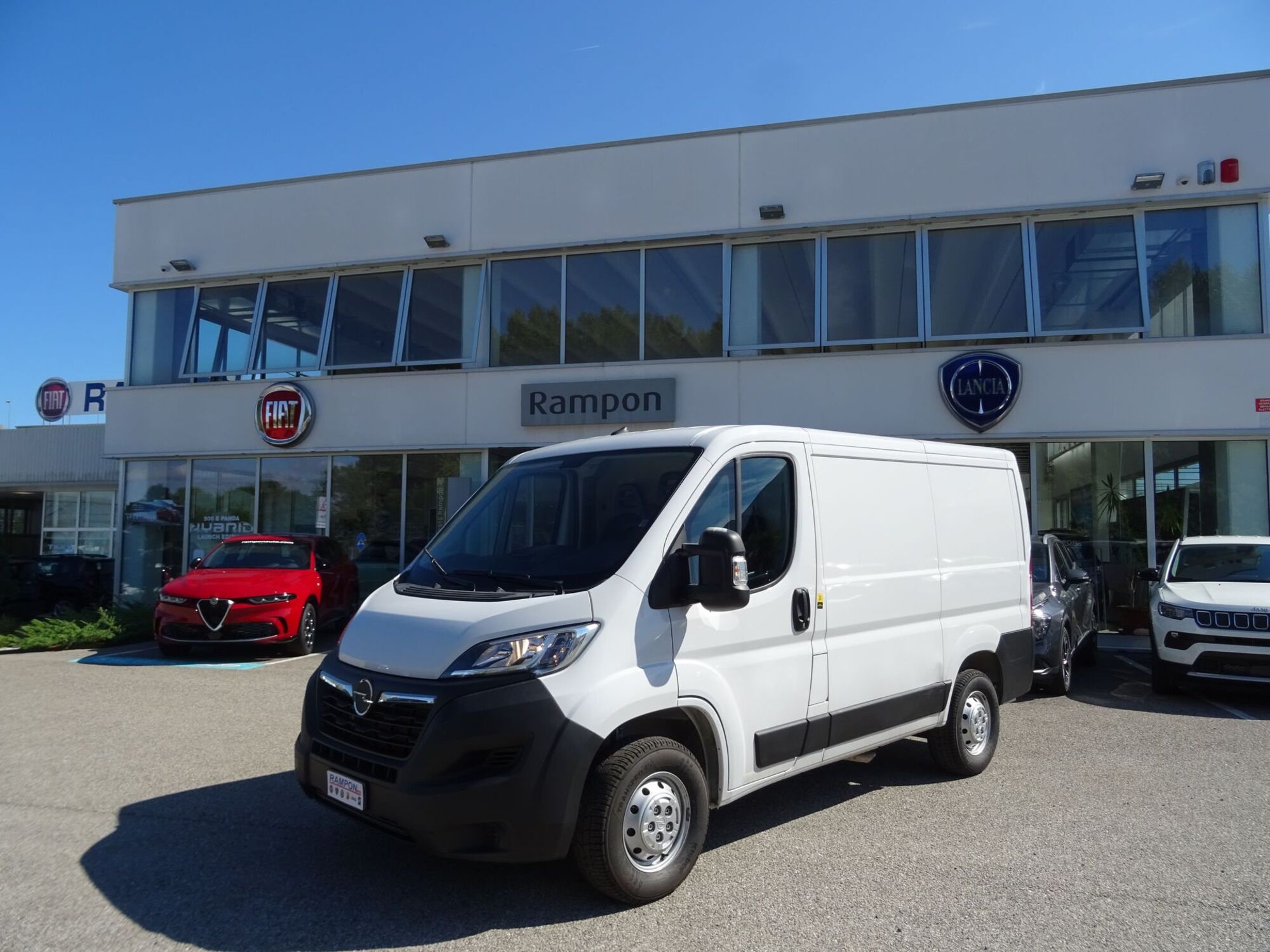 Opel Movano Furgone 33 2.2 BlueHDi 140 S&amp;S PC-TN Furgone  del 2022 usata a San Dona&#039; Di Piave