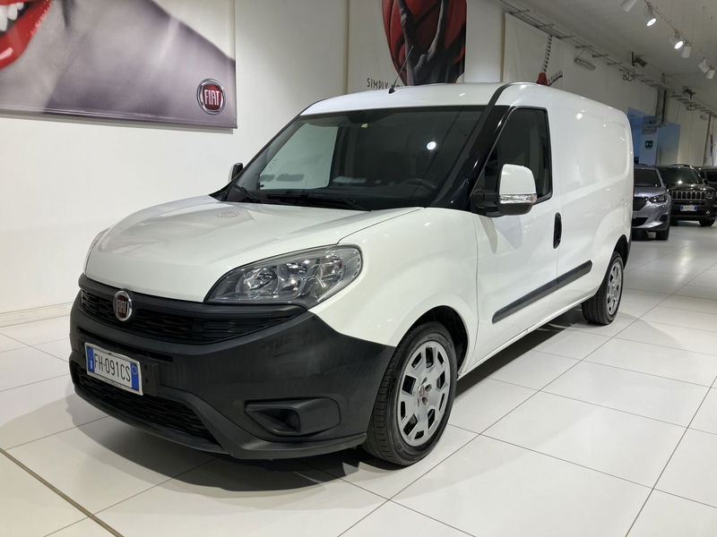 Fiat Dobl&ograve; Furgone 1.6 MJT 120CV PL-TN Cargo Maxi Lamierato SX del 2017 usata a Fornovo di Taro