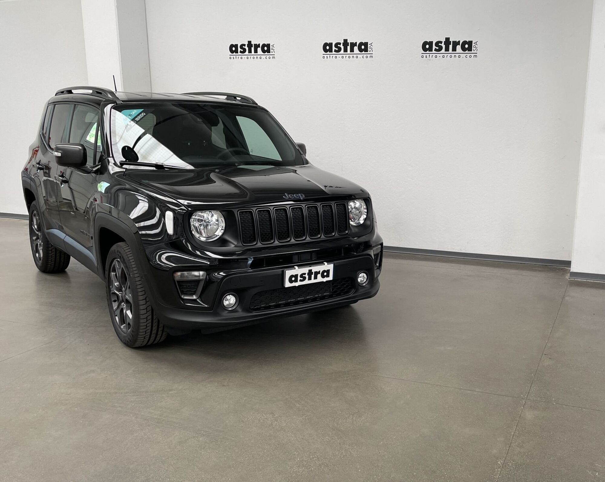 Jeep Renegade 1.3 T4 190CV PHEV 4xe AT6 80th Anniversary del 2022 usata a Arona