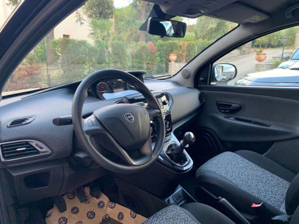 Lancia Ypsilon usata a Arezzo (11)