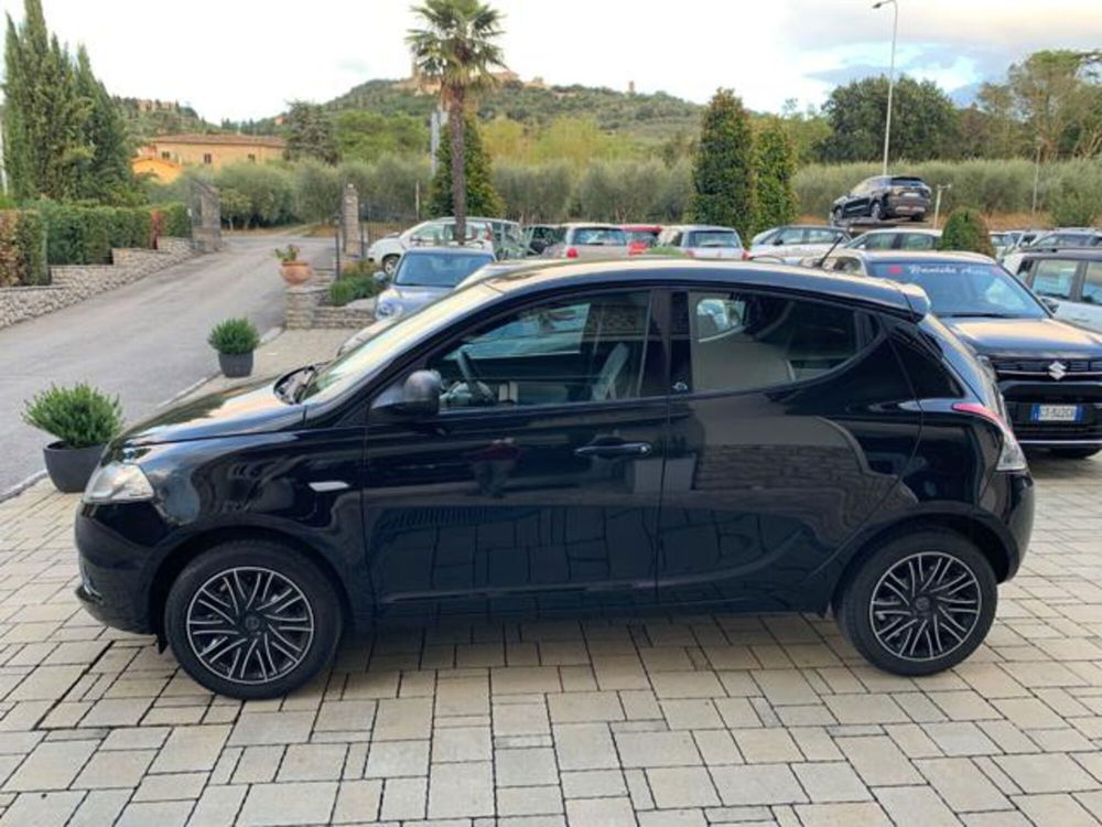 Lancia Ypsilon usata a Arezzo (2)