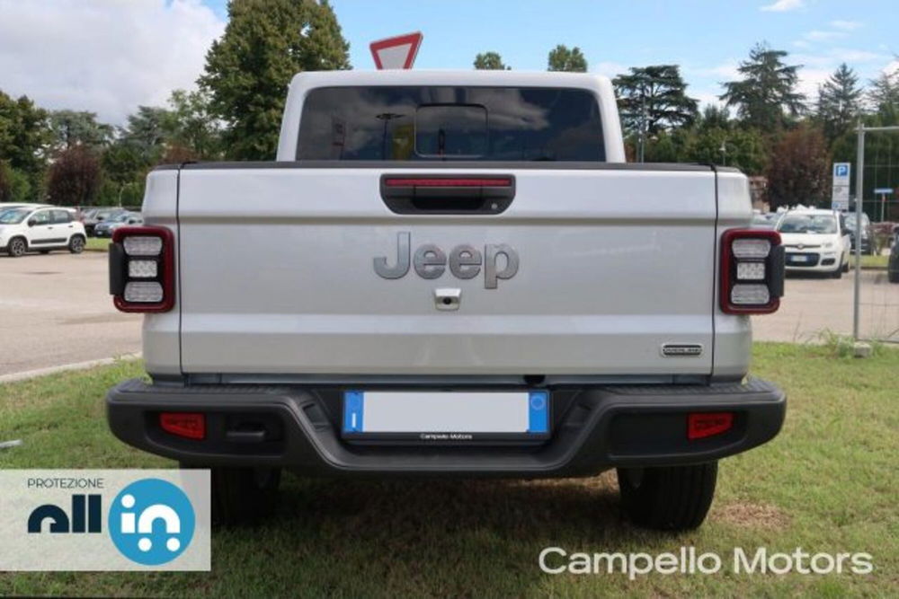 Jeep Gladiator nuova a Venezia (3)