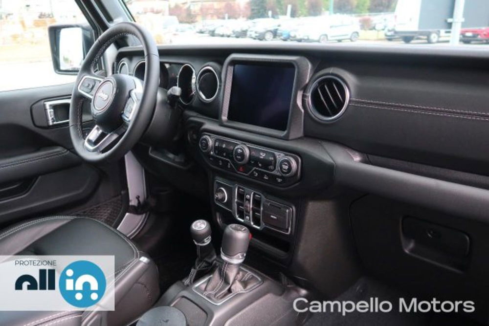 Jeep Gladiator nuova a Venezia (6)