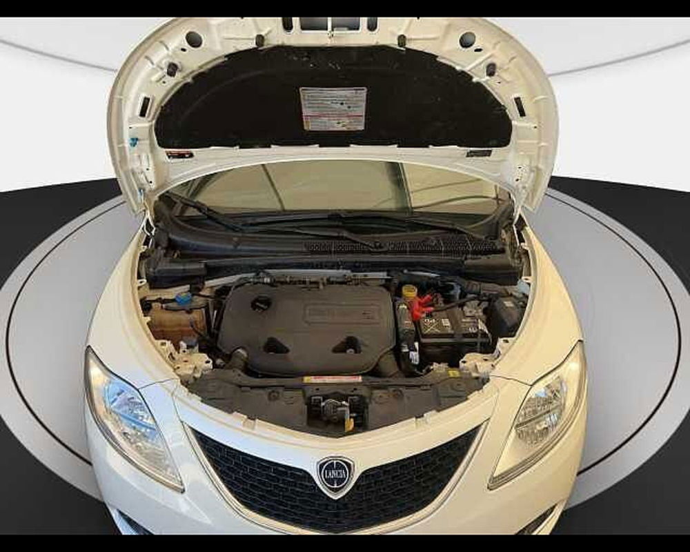 Lancia Ypsilon usata a Roma (10)