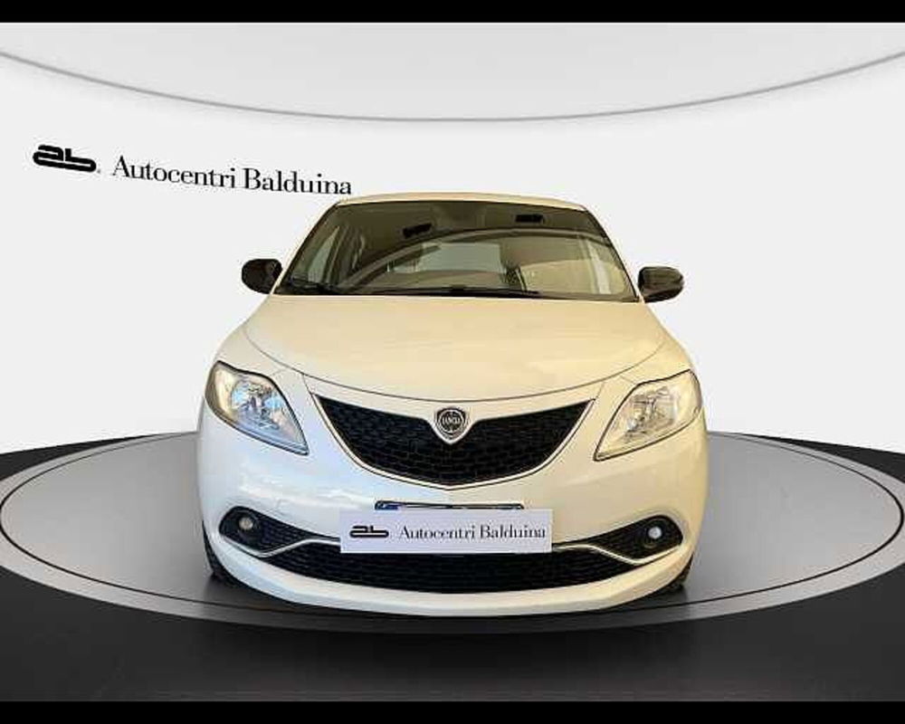 Lancia Ypsilon usata a Roma (2)