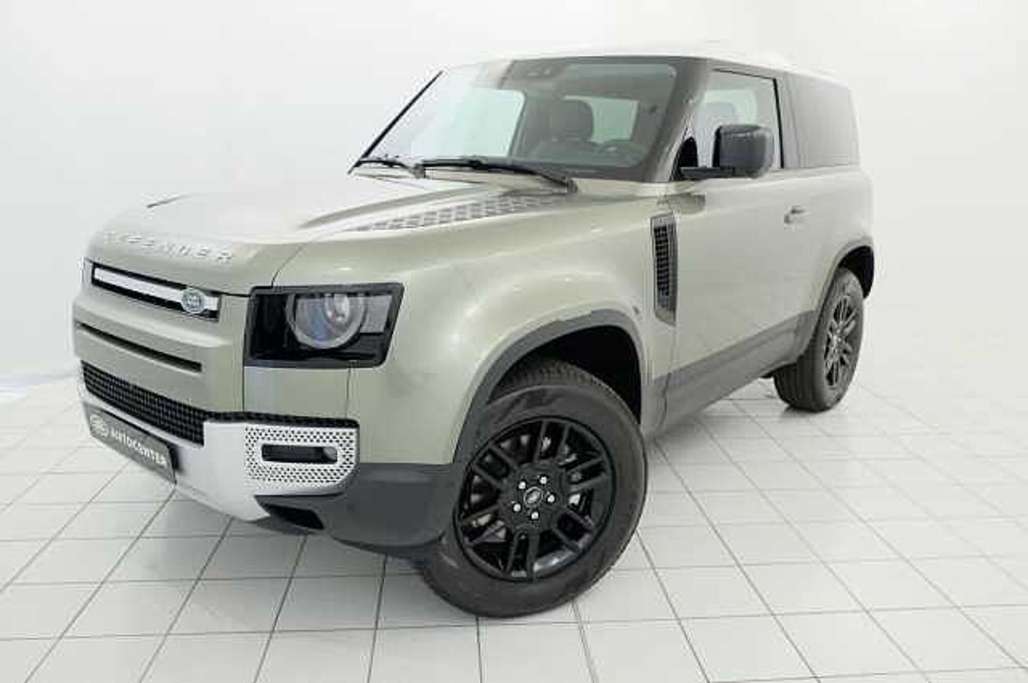 Land Rover Defender 90 3.0d i6 mhev SE awd 200cv auto 6p.ti del 2023 usata a Castel d&#039;Ario