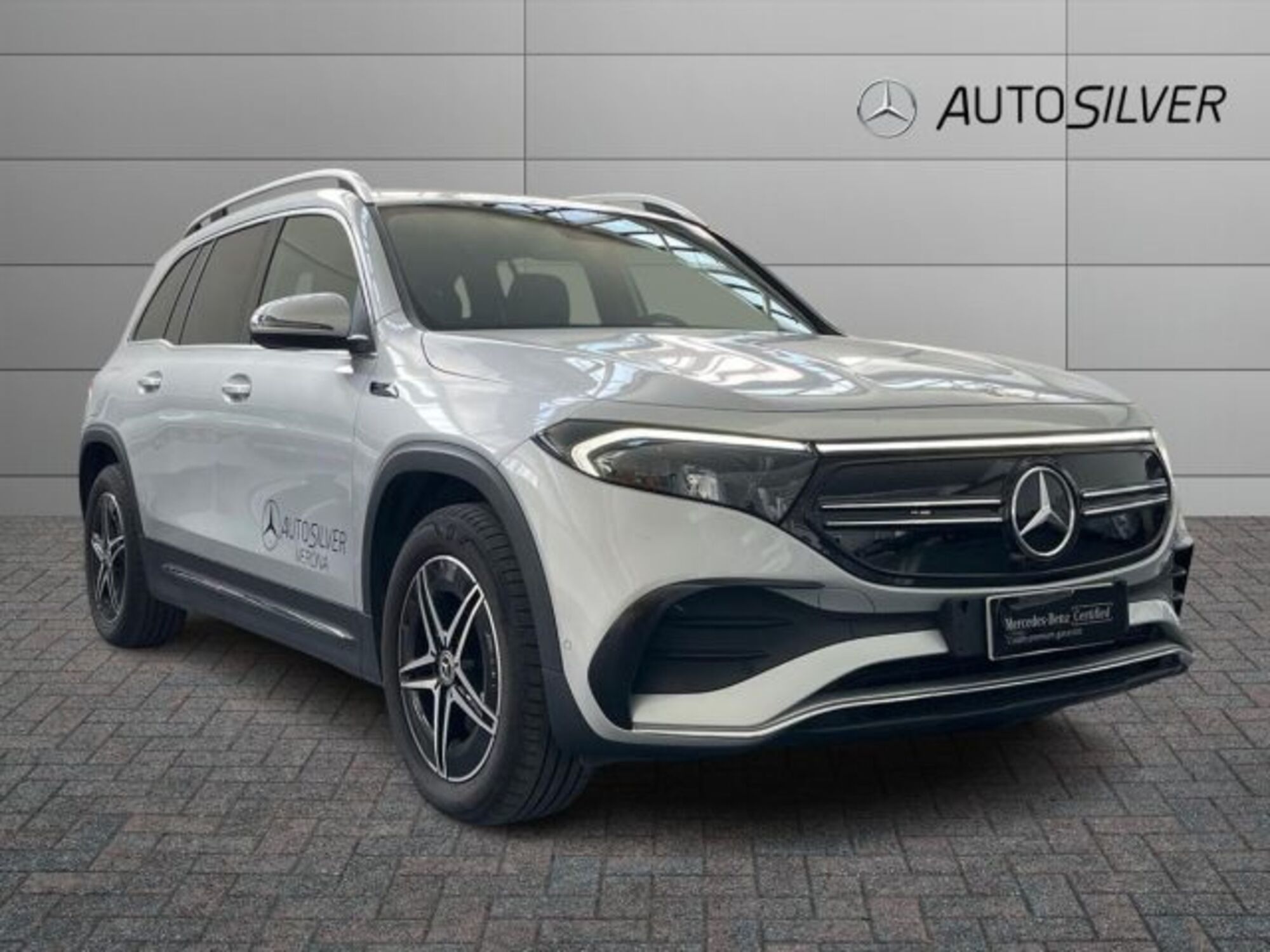 Mercedes-Benz EQB 250 Premium del 2023 usata a Verona