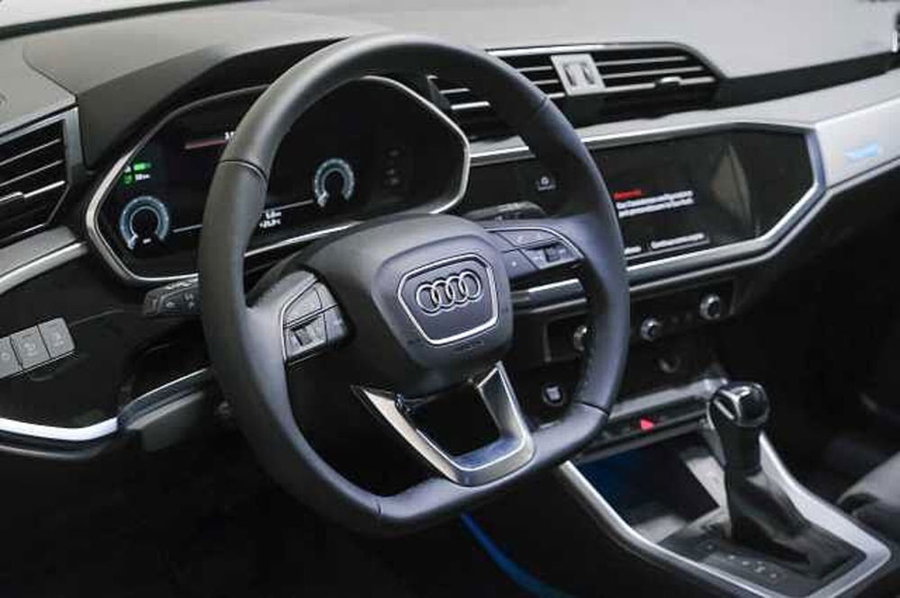 Audi Q3 Sportback nuova a Catanzaro (12)