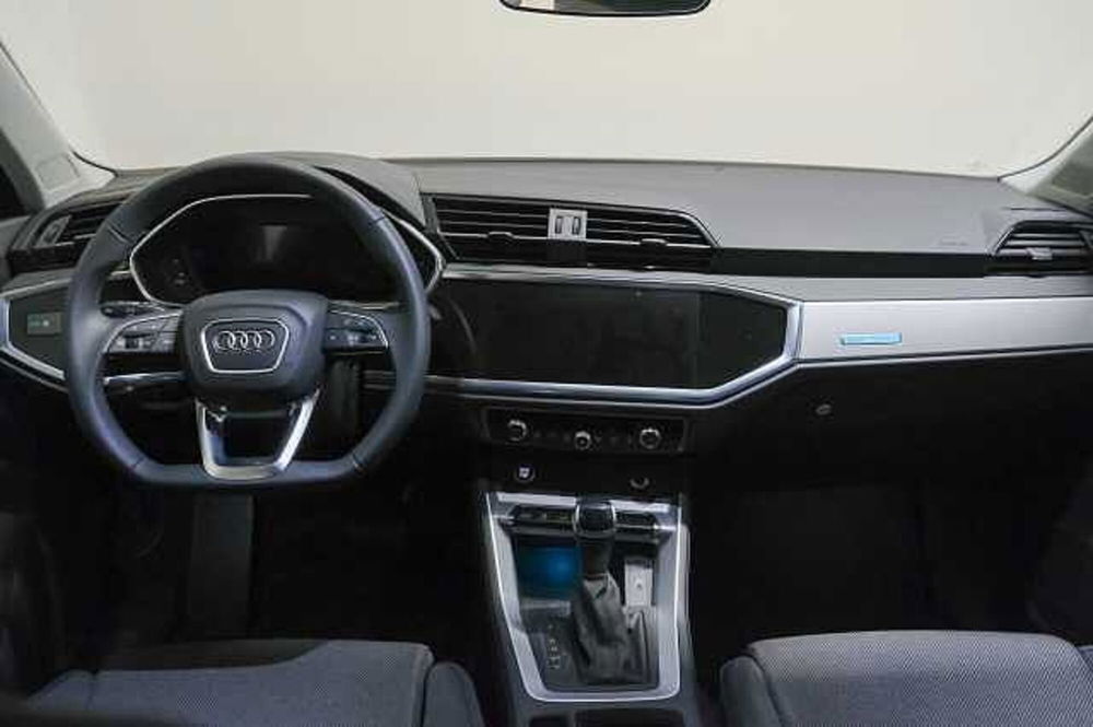 Audi Q3 Sportback nuova a Catanzaro (9)