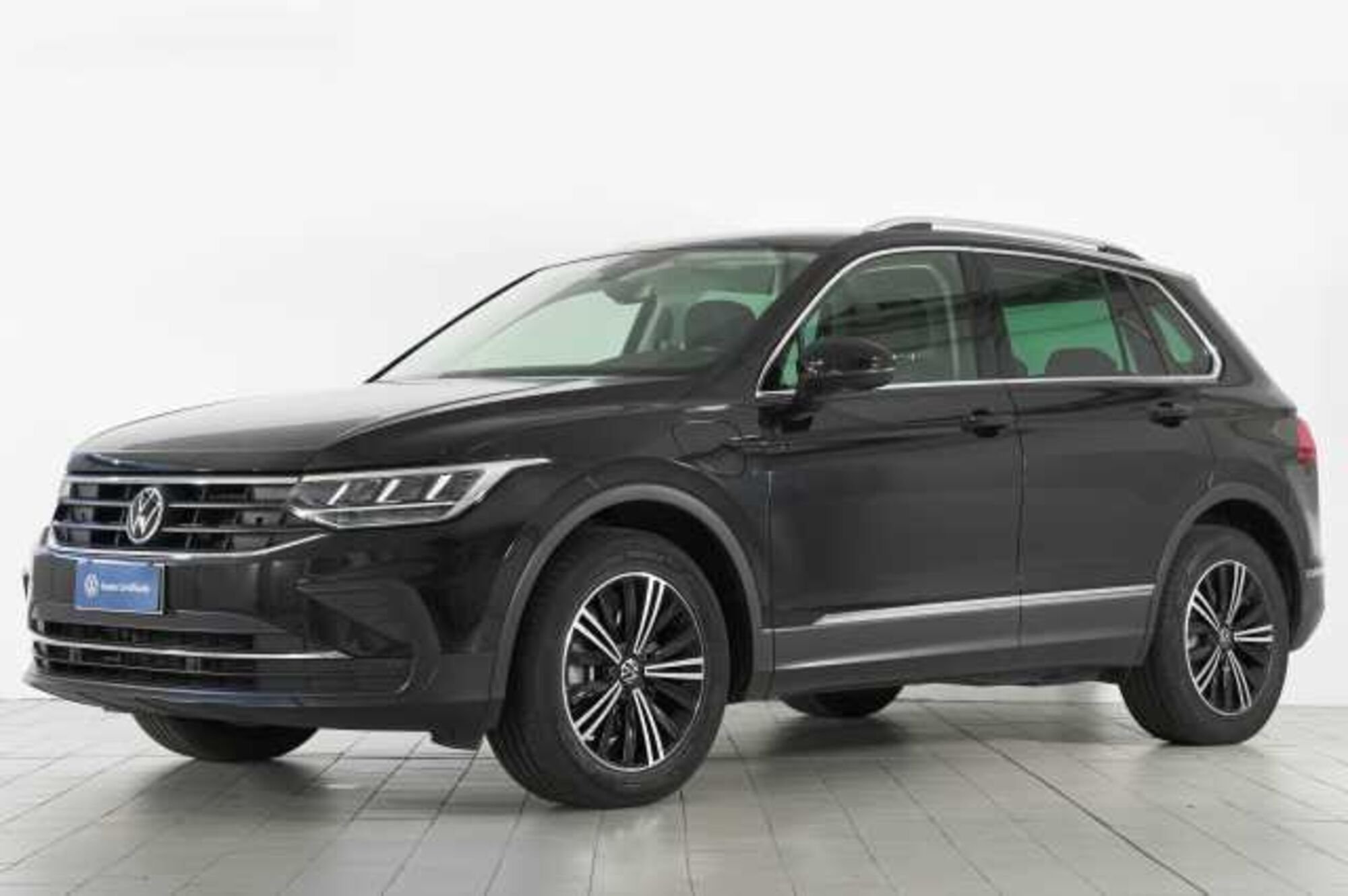 Volkswagen Tiguan 1.4 TSI eHYBRID DSG Life del 2021 usata a Barni