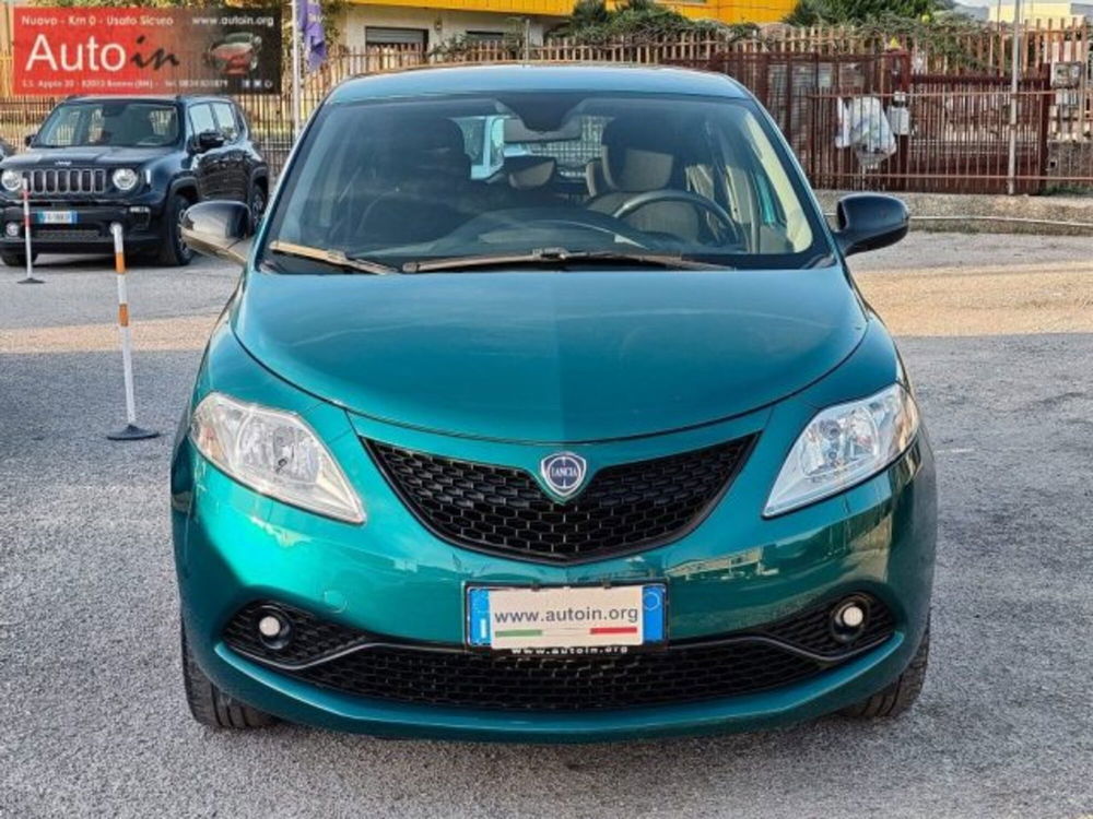 Lancia Ypsilon usata a Benevento (2)