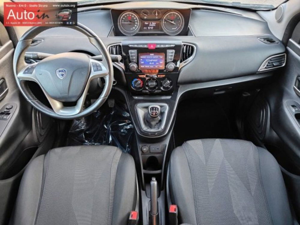 Lancia Ypsilon usata a Benevento (6)