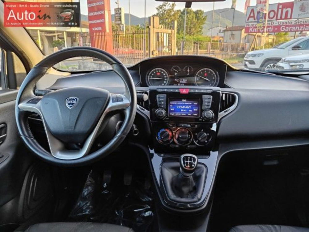 Lancia Ypsilon usata a Benevento (7)