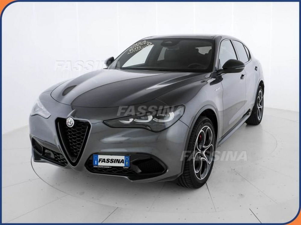 Alfa Romeo Stelvio nuova a Milano (3)