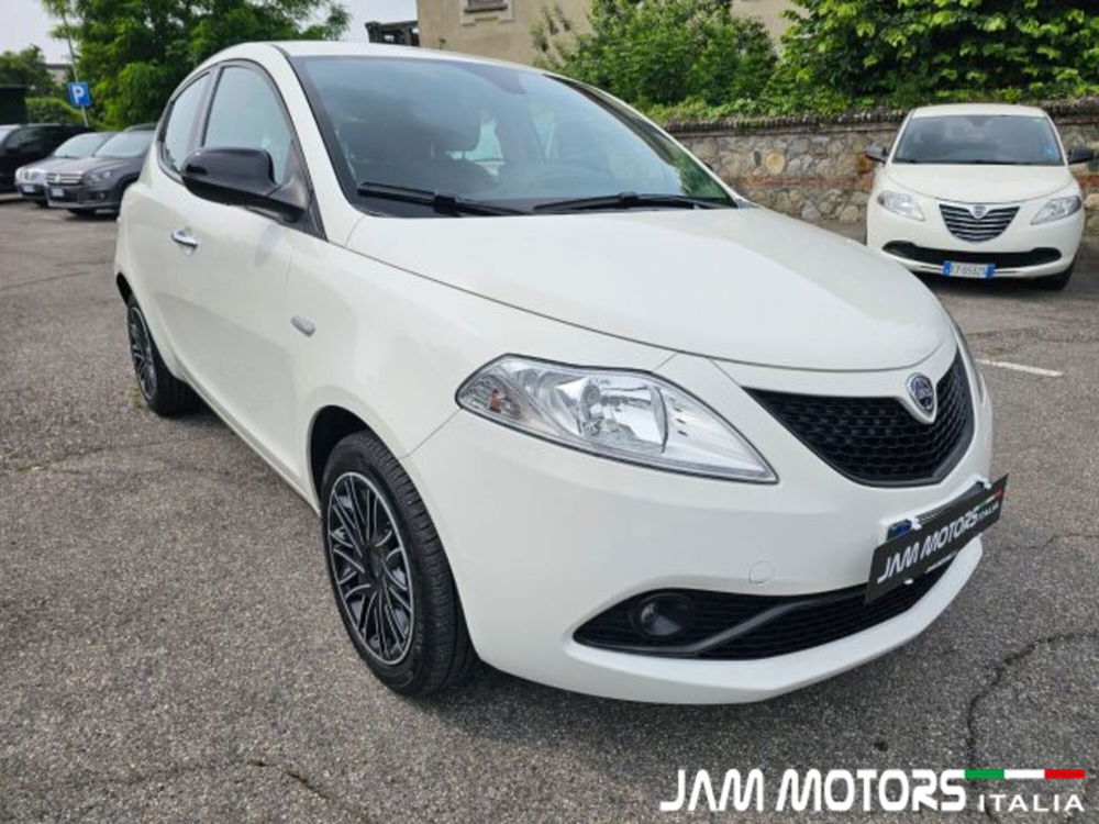 Lancia Ypsilon usata a Como (2)