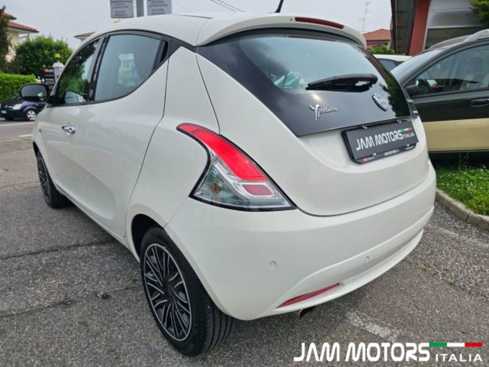 Lancia Ypsilon usata a Como (3)