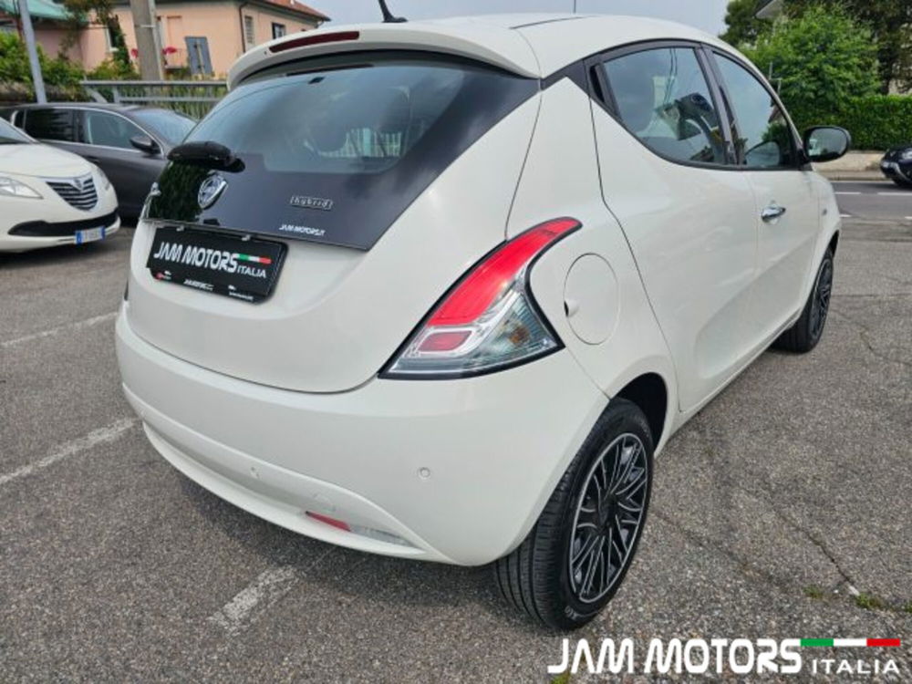 Lancia Ypsilon usata a Como (4)