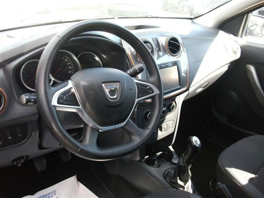 Dacia Sandero usata a Firenze (5)