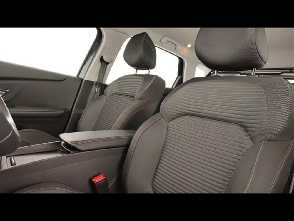 Renault Scenic E-Tech Electric usata a Milano (9)