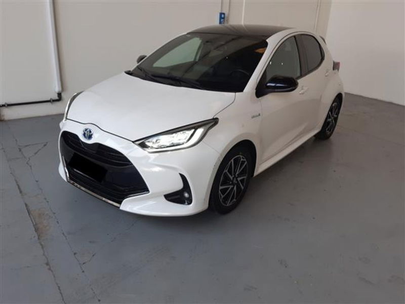 Toyota Yaris 1.5 Hybrid 5 porte Lounge del 2021 usata a Asti